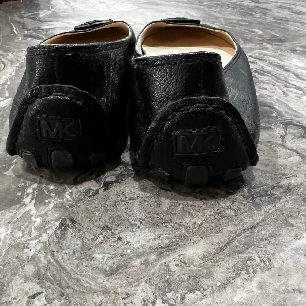 Michael Kors Black Leather Flats loafers with logo size 9M womens - Picture 6 of 7